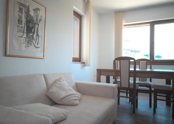 Parkview Complex Large Flat Next To Lift