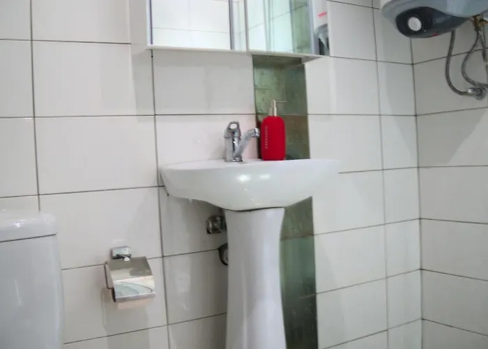 Parkview Complex Large Flat Next To Lift