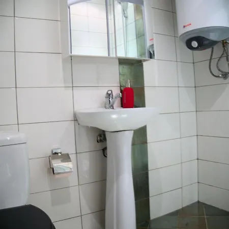 Parkview Complex Large Flat Next To Lift